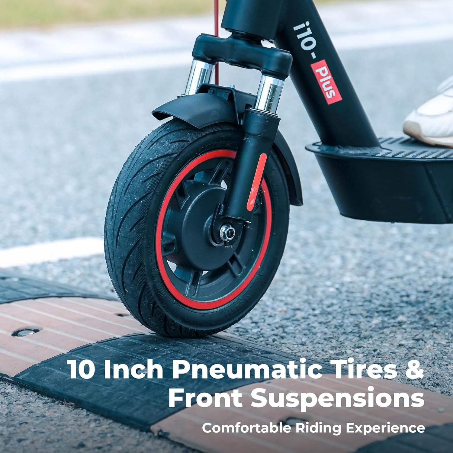 electric scooter iScooter i10 Plus front suspension and pneumatic tires